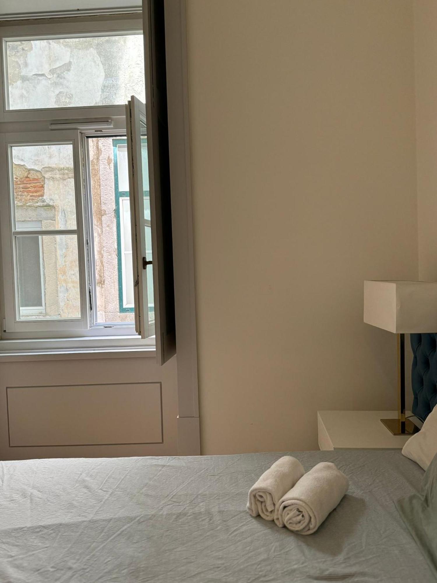 Double Room With Private Wc In Shared House In Downtown Lisabona Exterior foto