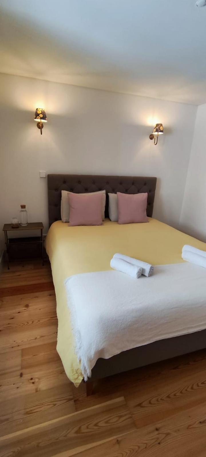 Double Room With Private Wc In Shared House In Downtown Lisabona Exterior foto